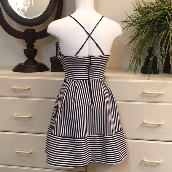 Soprano Striped Mini Dress - Picture 7 of 8